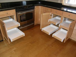 Pull out kitchen storage