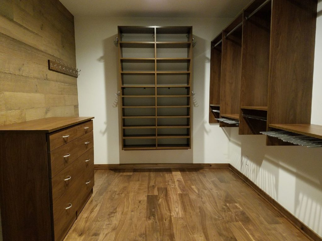 Walk-in closet system 22