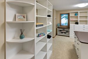 walk-in closet - curved corner